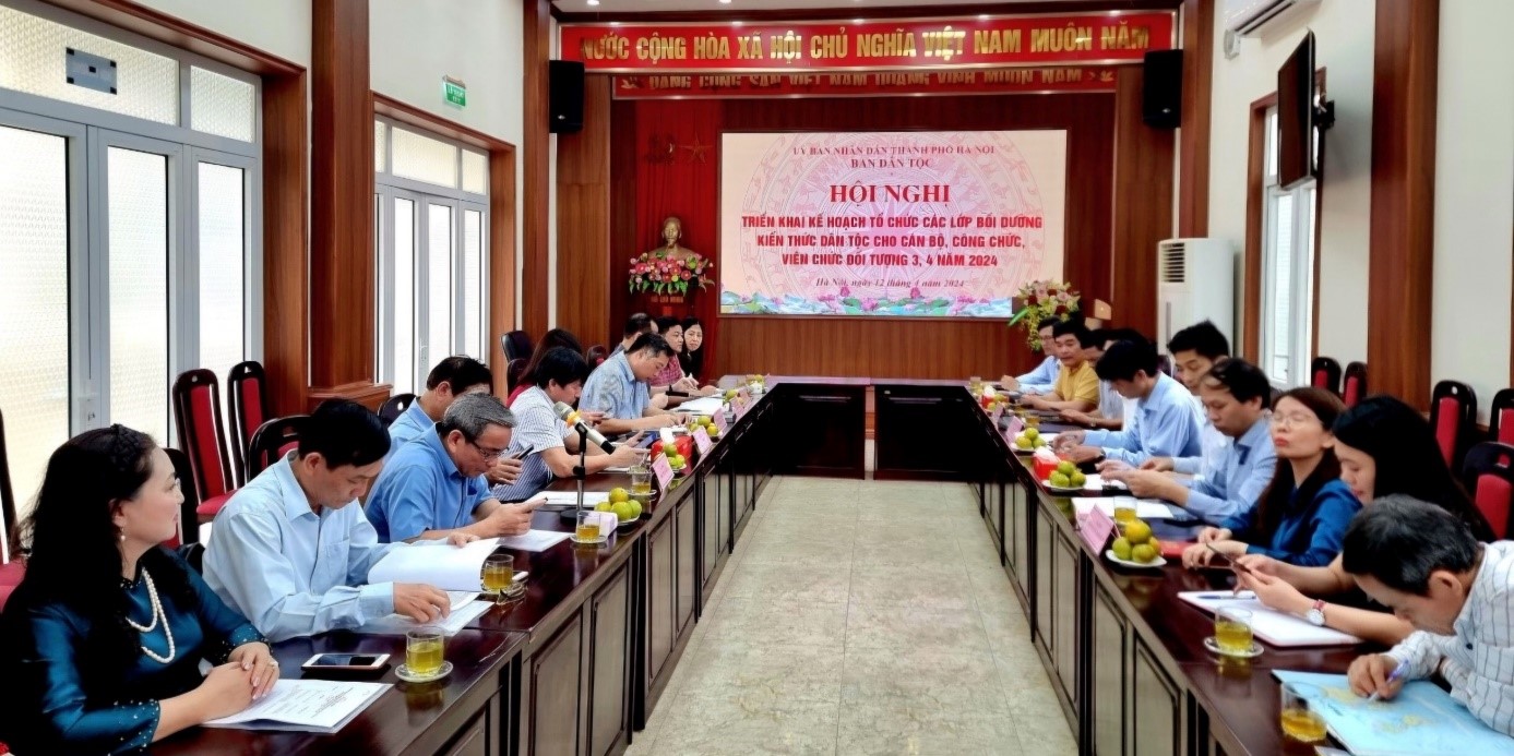 Hội nghị triển khai kế hoạch tổ chức các lớp bồi dưỡng kiến thức dân tộc cho cán bộ, công chức, viên chức đối tượng 3, 4 năm 2024 trên địa bàn Thành phố Hà Nội