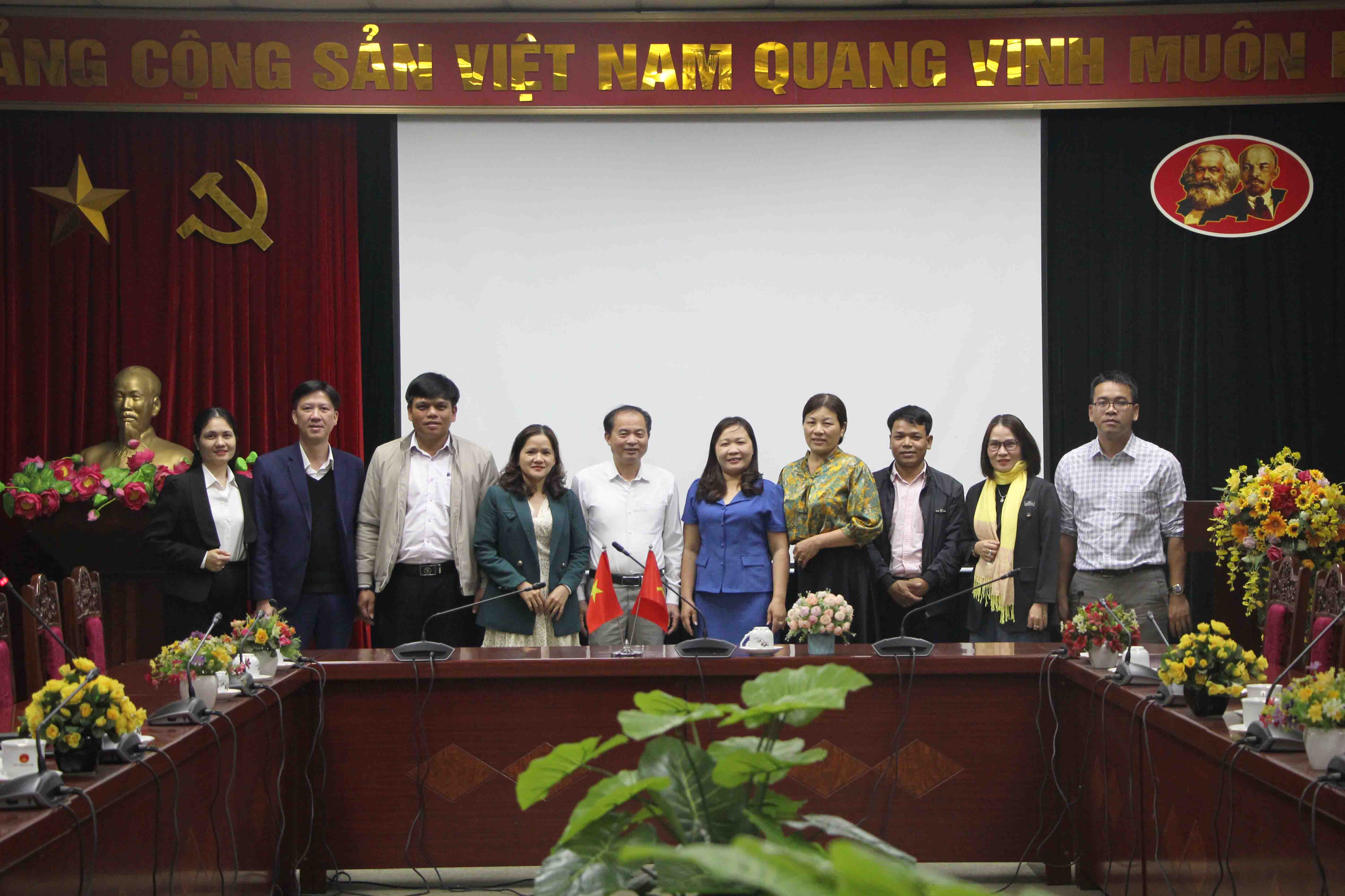 Học viện Dân tộc tiếp và làm việc với đoàn công tác  của UBND huyện Nam Đông, tỉnh Thừa Thiên - Huế