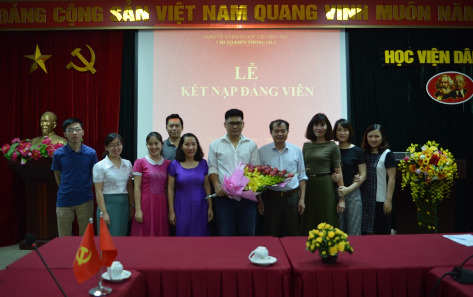 Chi bộ Khối Phòng số 3 tổ chức Lễ kết nạp đảng viên